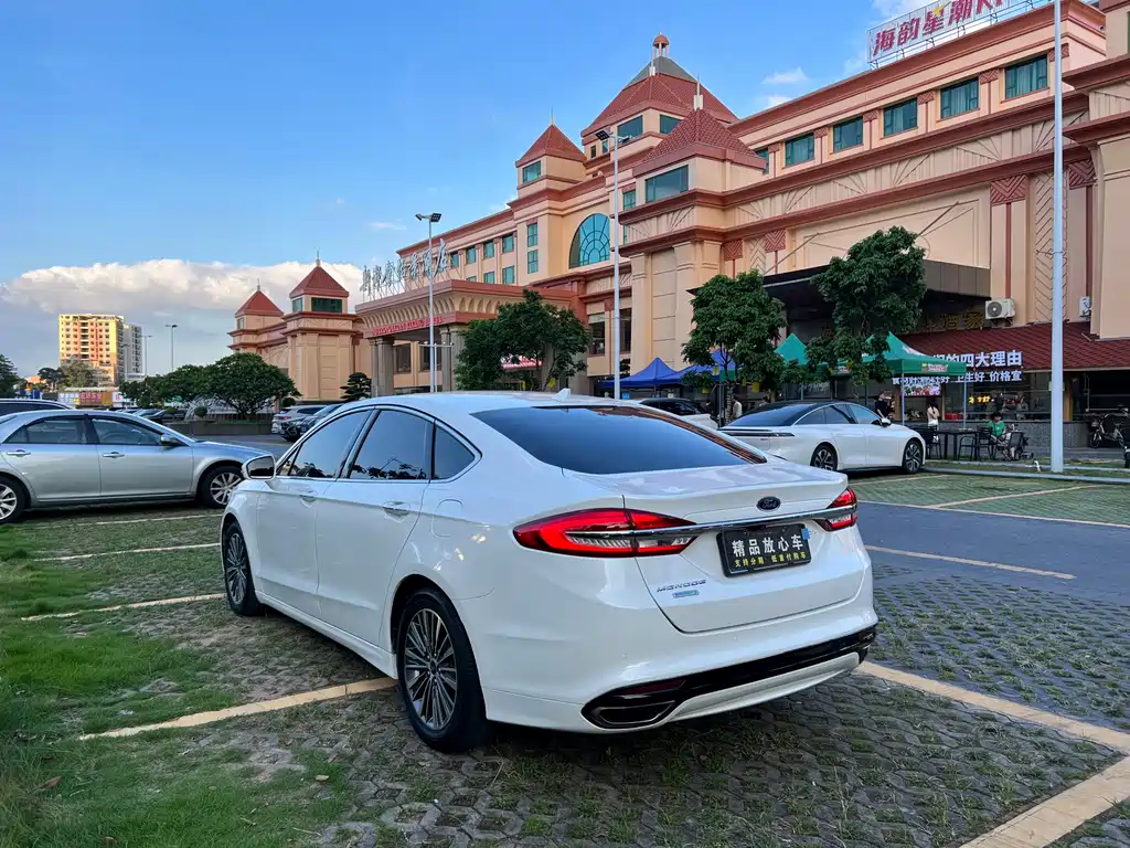Ford Mondeo 2017 — фото 4