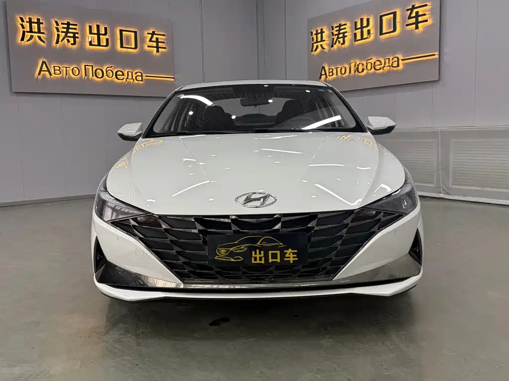 Hyundai Elantra 2023 — фото 3