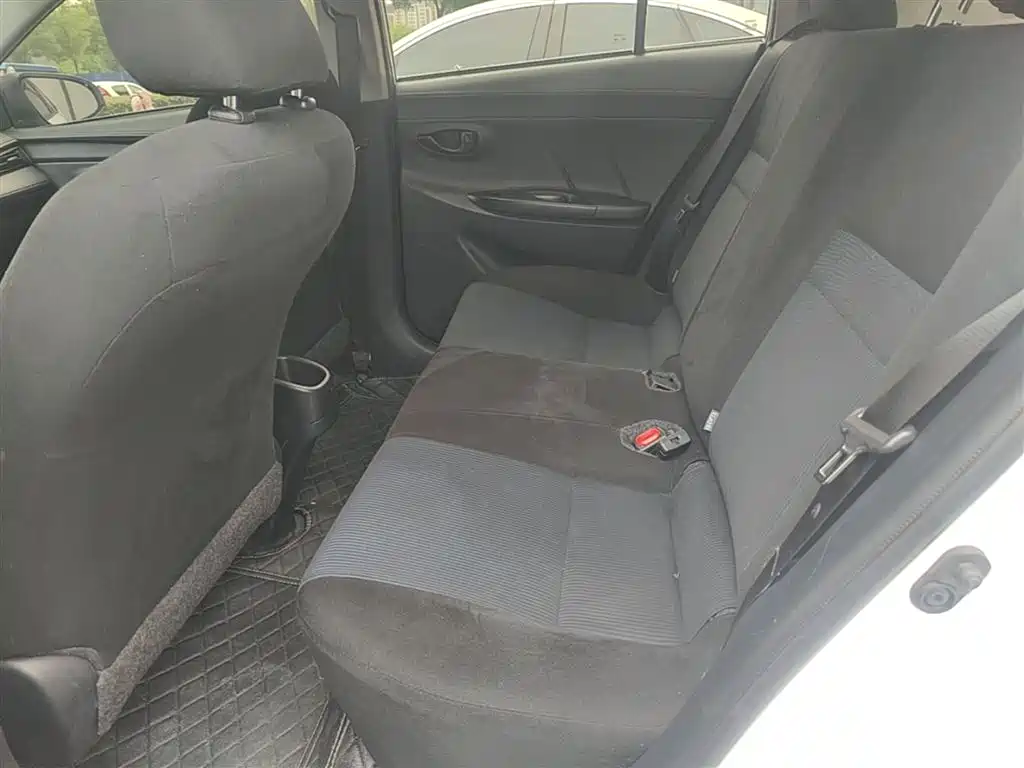 Toyota Yaris L 2019 — фото 17