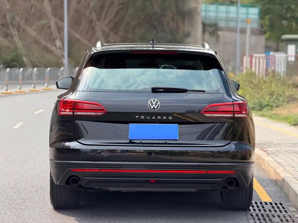 Volkswagen Touareg 2022 — фото 12