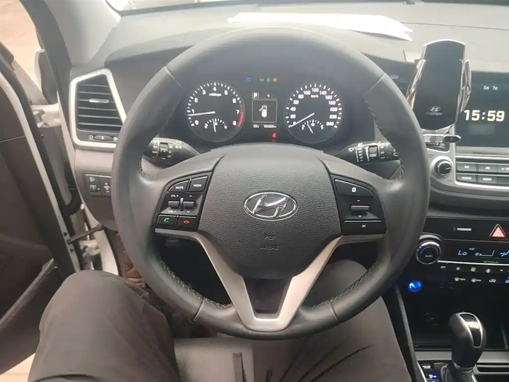 Hyundai Tucson 2016 — фото 11