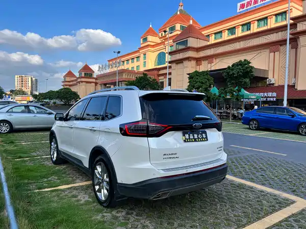Ford Edge 2015