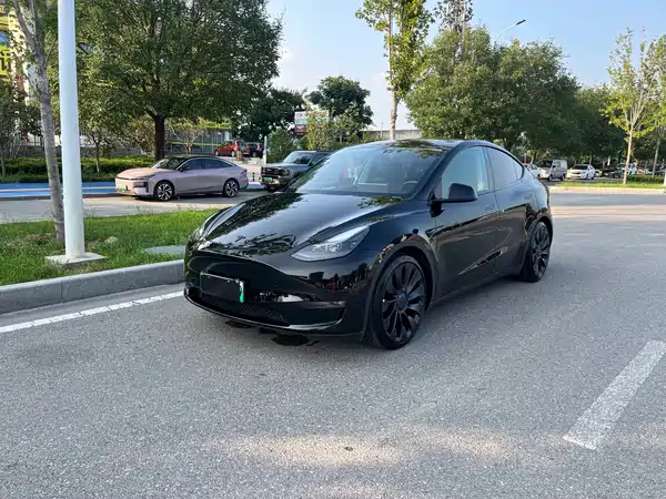 Tesla Model Y 2023