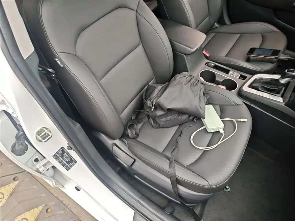 Hyundai Elantra 2020 — фото 25