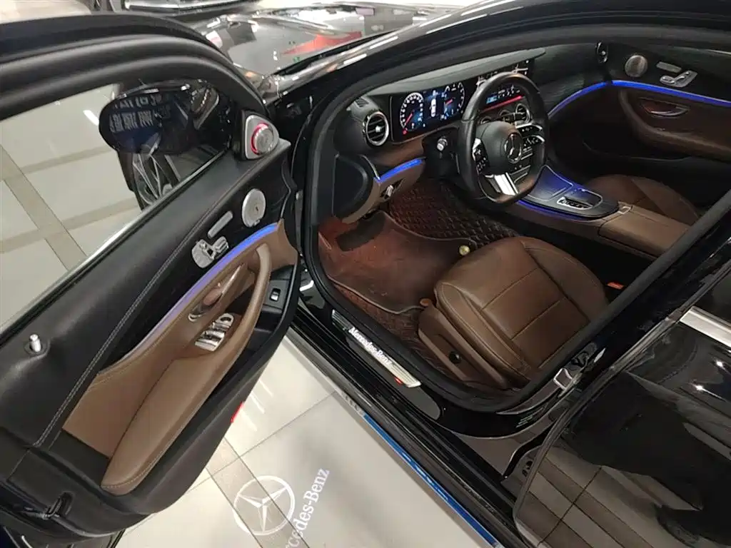 Mercedes-Benz E-Class 2021 — фото 16