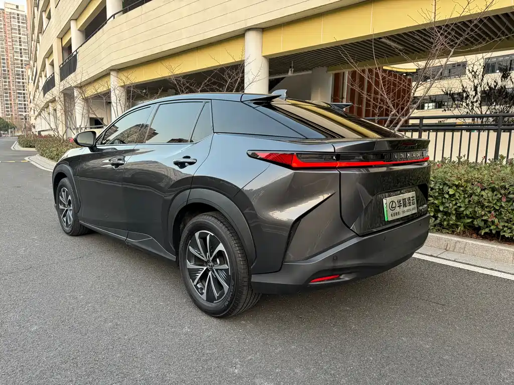 Lexus RZ 2023 — фото 3
