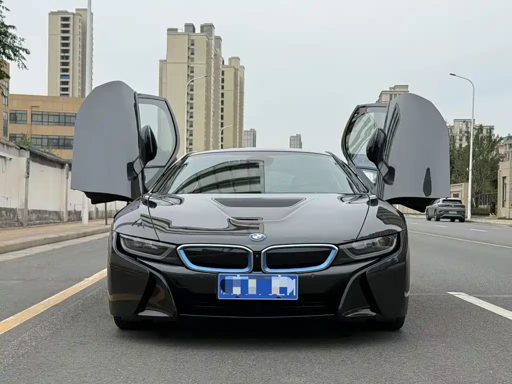 BMW i8 2018 — фото 16