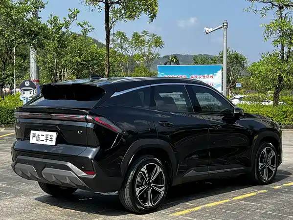 Geely Galaxy L7 2024