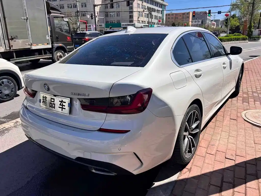 BMW 3 Series 2022 — фото 10