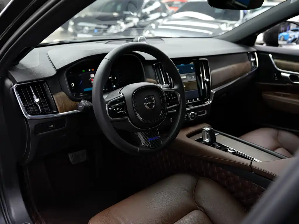 Volvo V90 2023 — фото 10