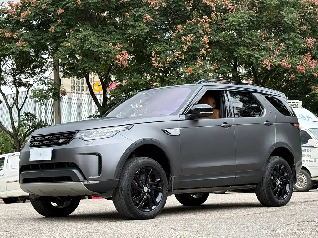 Land Rover Discovery 2018 — фото 1