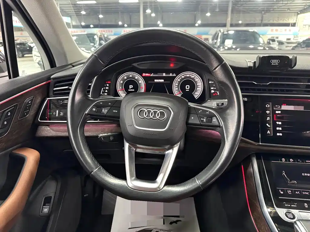 Audi Q7 2020 — фото 8