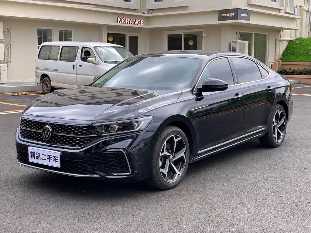 Volkswagen Passat 2023