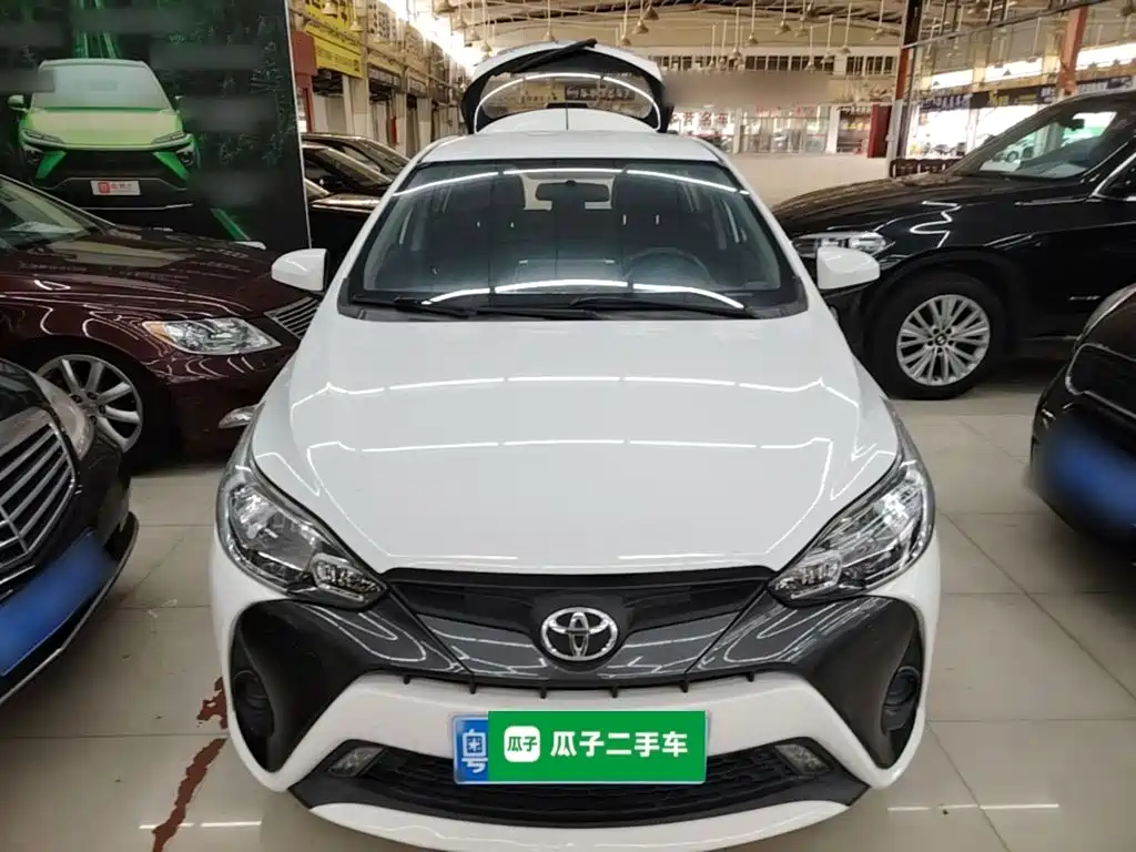 Toyota Yaris L 2017 — фото 3