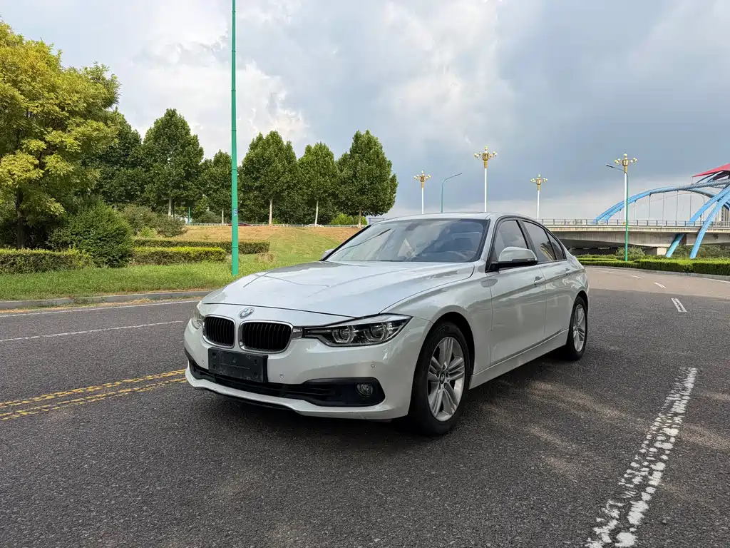 BMW 3 Series 2016 — фото 1