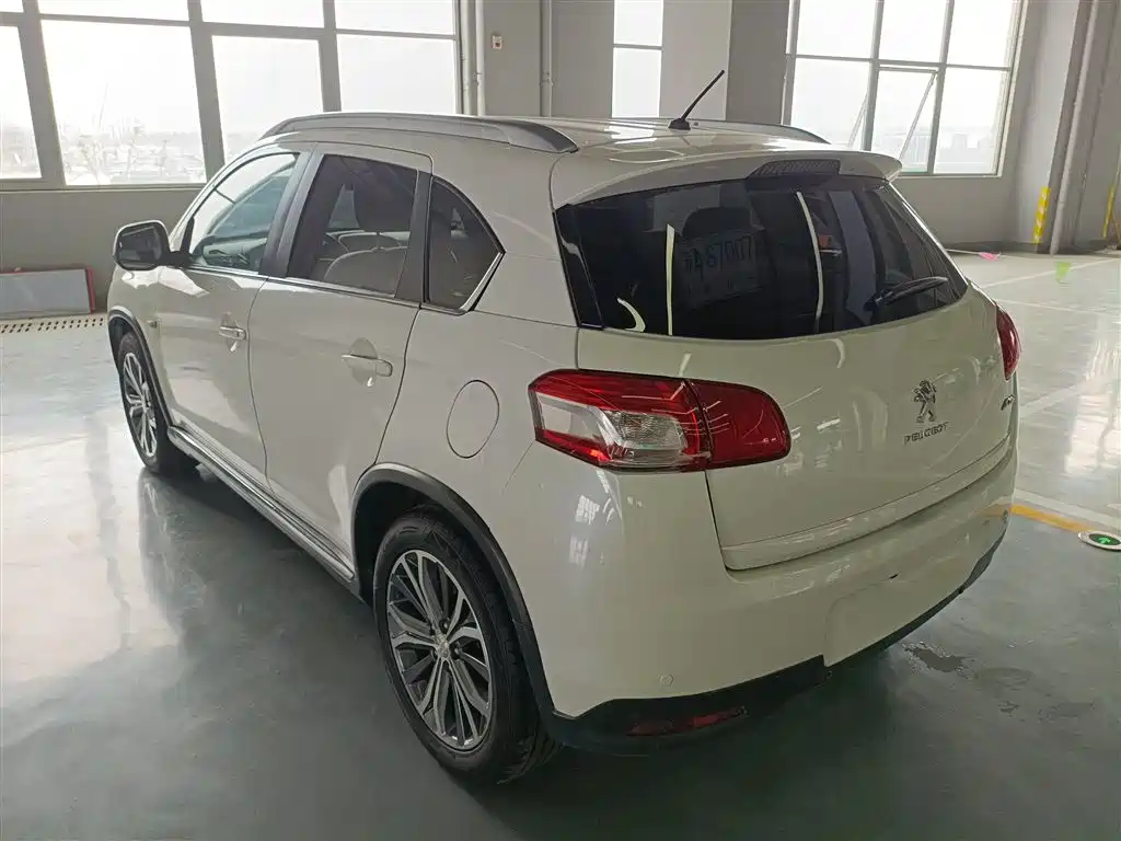 Peugeot 4008 2014 — фото 23