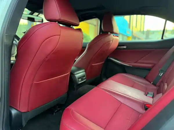 Lexus IS 2016