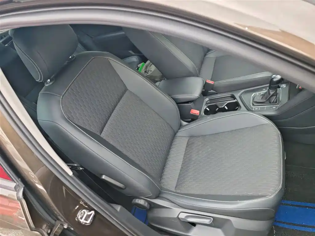 Volkswagen Tiguan L 2018 — фото 25