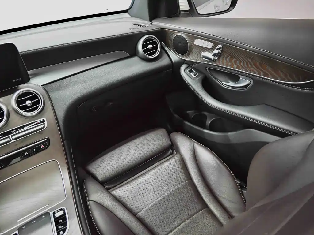 Mercedes-Benz GLC 2020 — фото 34