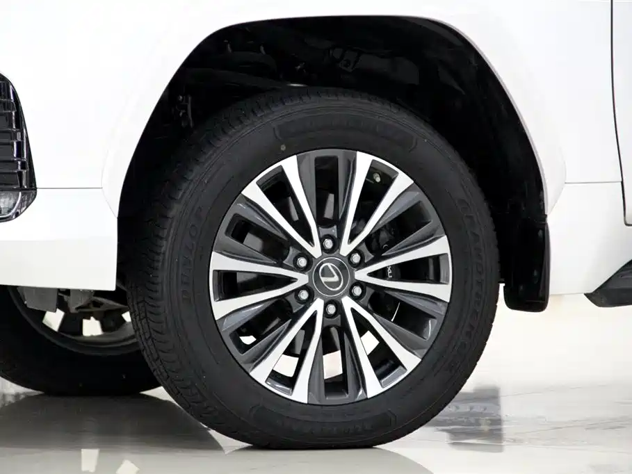 Lexus LX 2023 — фото 33