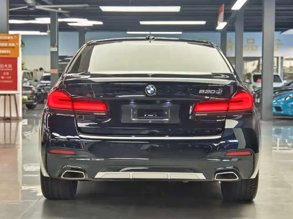 BMW 5 Series 2023 — фото 15