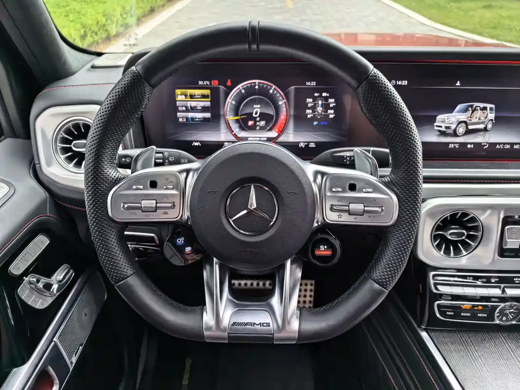 Mercedes-Benz G-Class AMG 2023 — фото 47