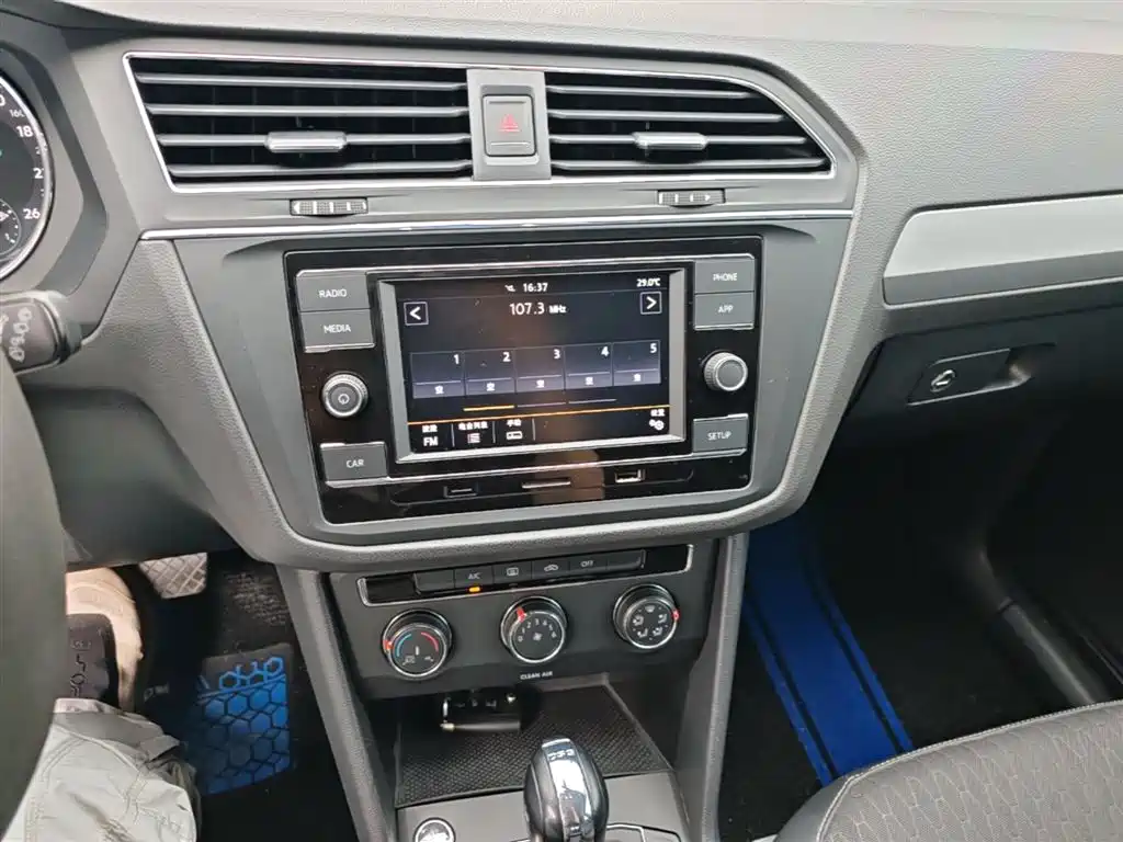 Volkswagen Tiguan L 2018 — фото 13