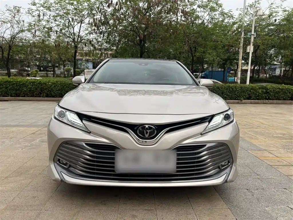 Toyota Camry 2021 — фото 25