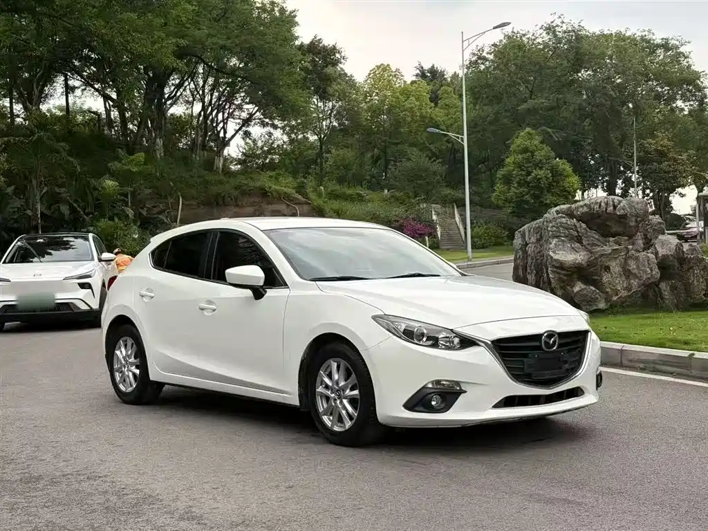 Mazda 3 Axela 2016 — фото 4