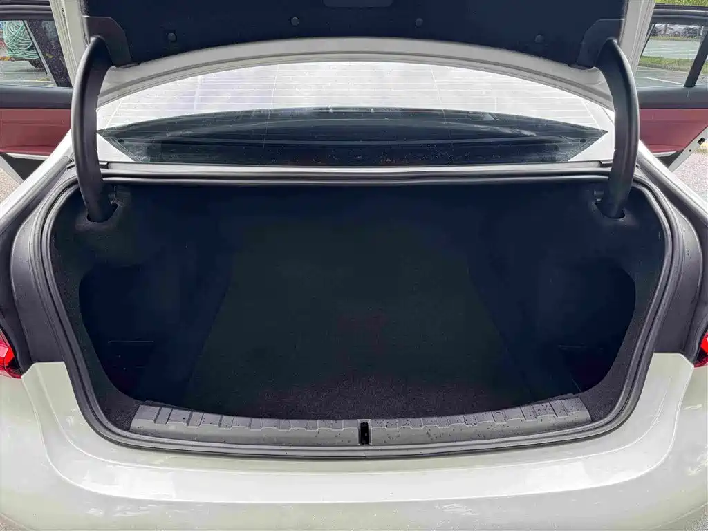 BMW 3 Series 2023 — фото 18