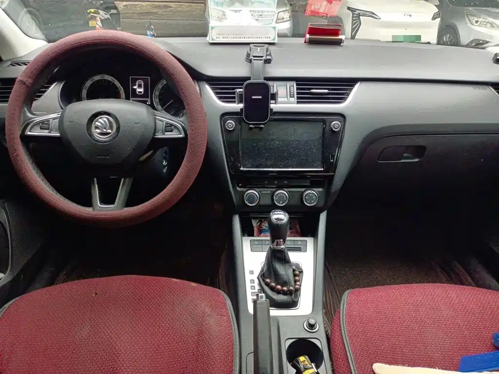 Skoda Octavia 2018 — фото 13