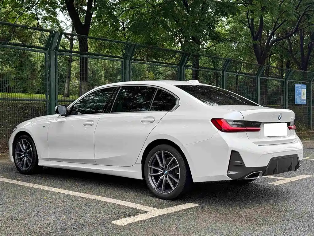 BMW 3 Series 2023 — фото 12