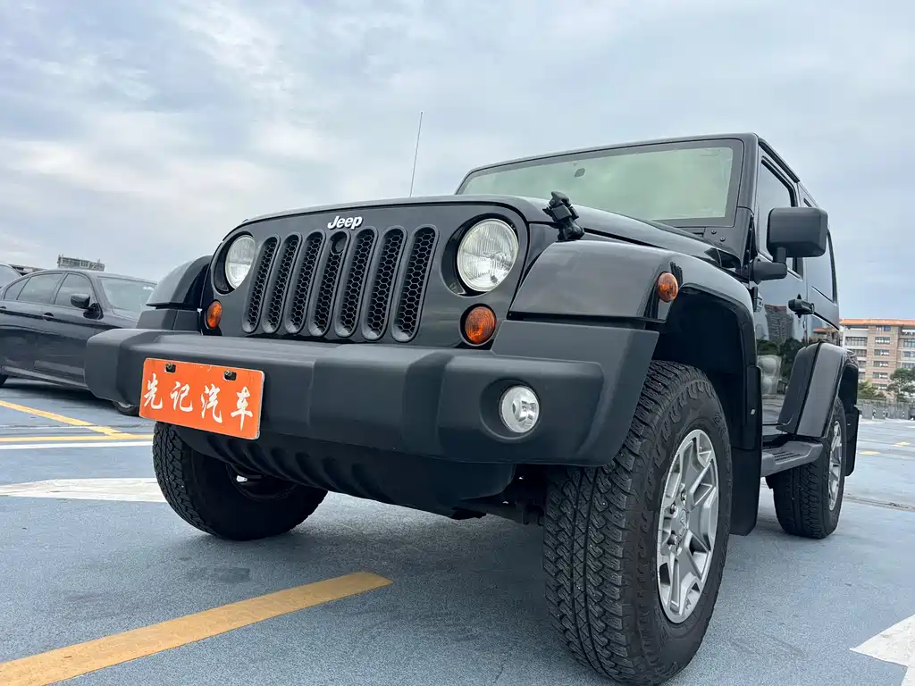 Jeep Wrangler 2011 — фото 18