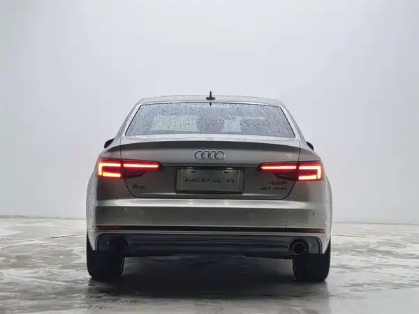 Audi A4L 2018