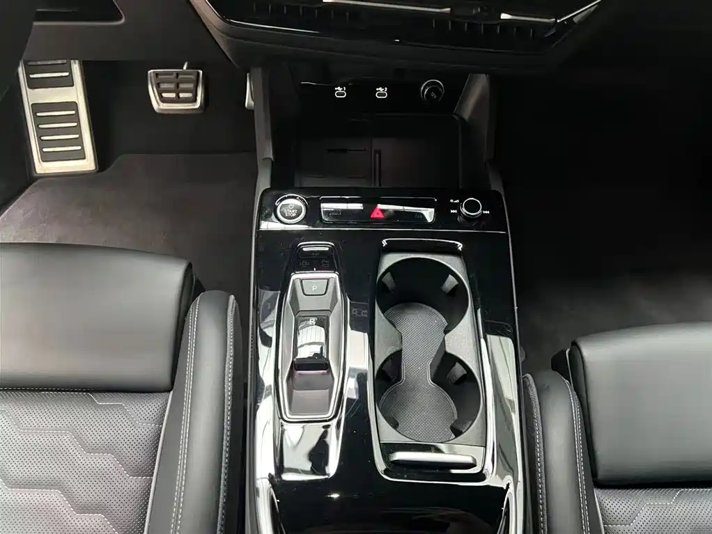 Audi Q6L E-Tron 2025 — фото 4