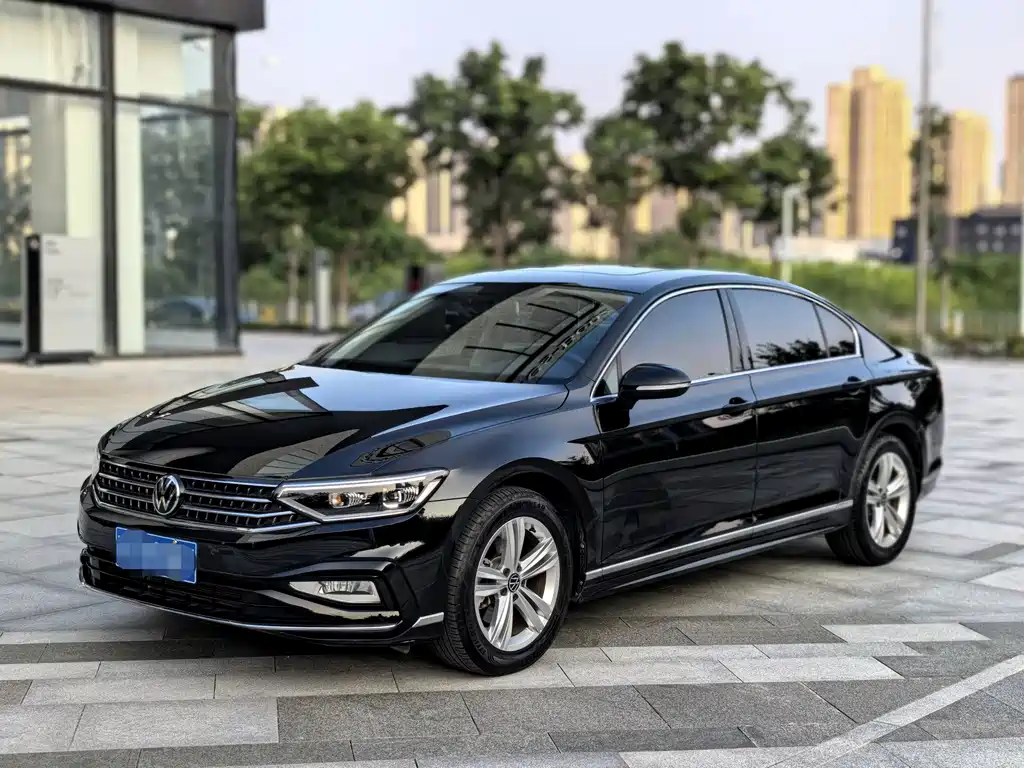 Volkswagen Magotan 2025
