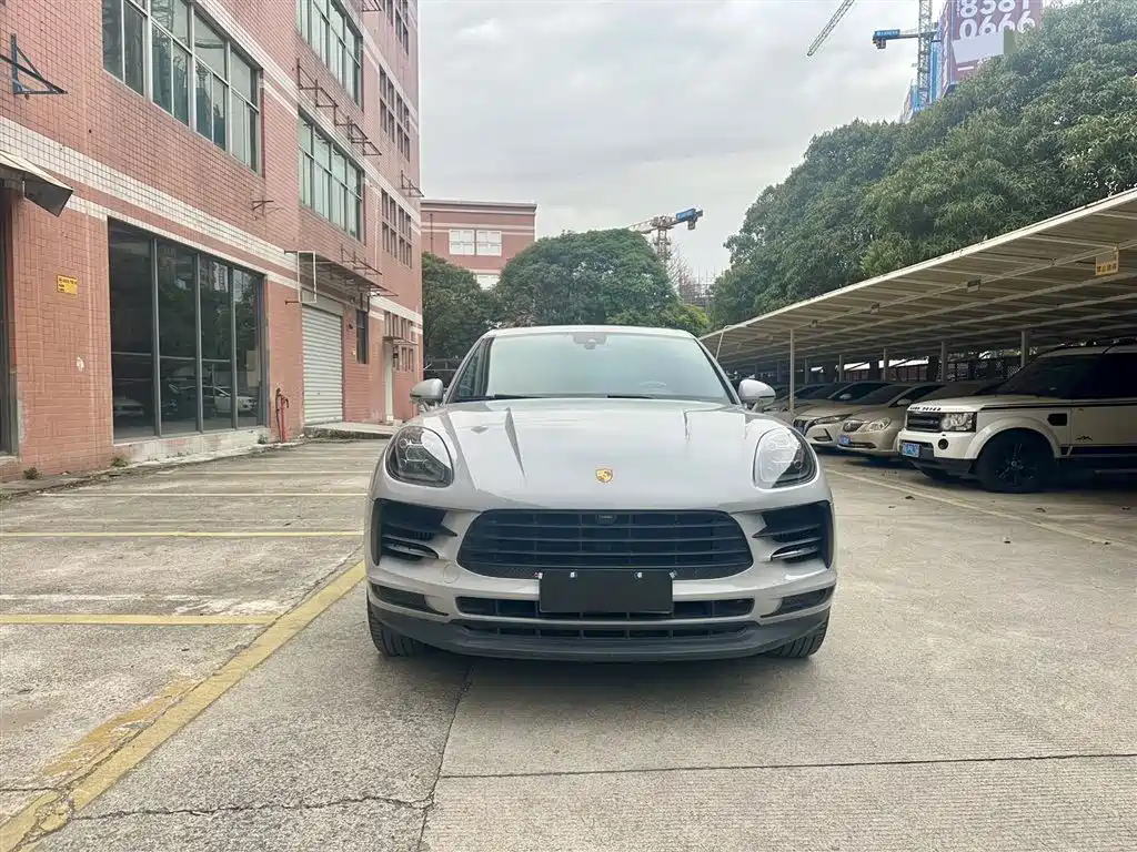 Porsche Macan 2021
