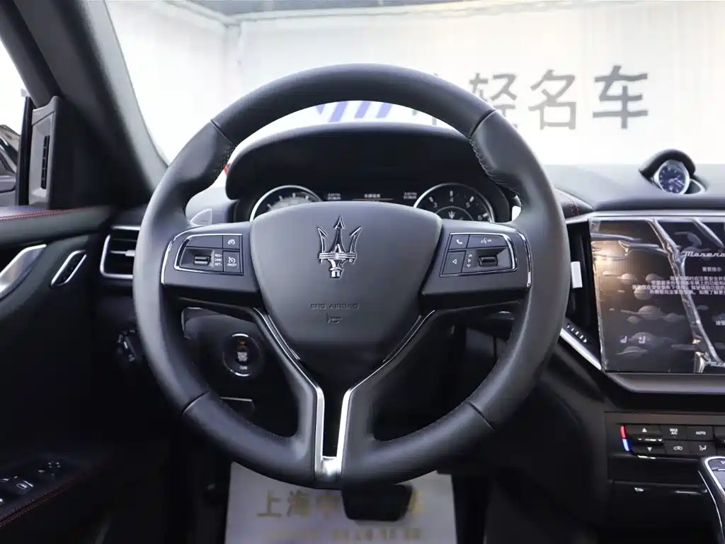 Maserati Ghibli — фото 12