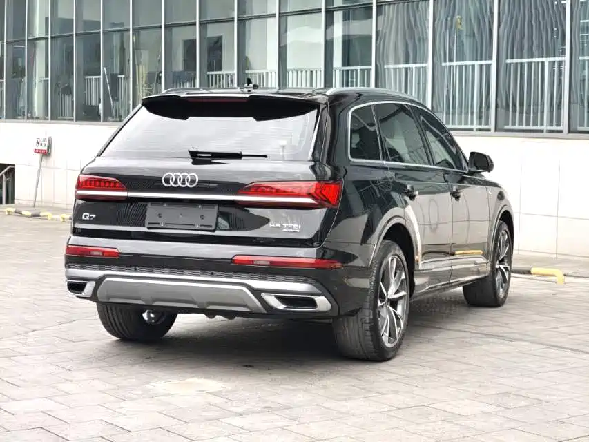 Audi Q7 2023 — фото 14