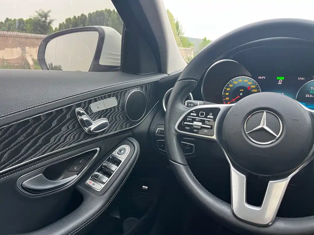 Mercedes-Benz C-Class 2019 — фото 12