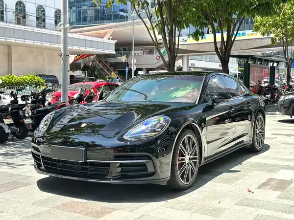 Porsche Panamera 2019