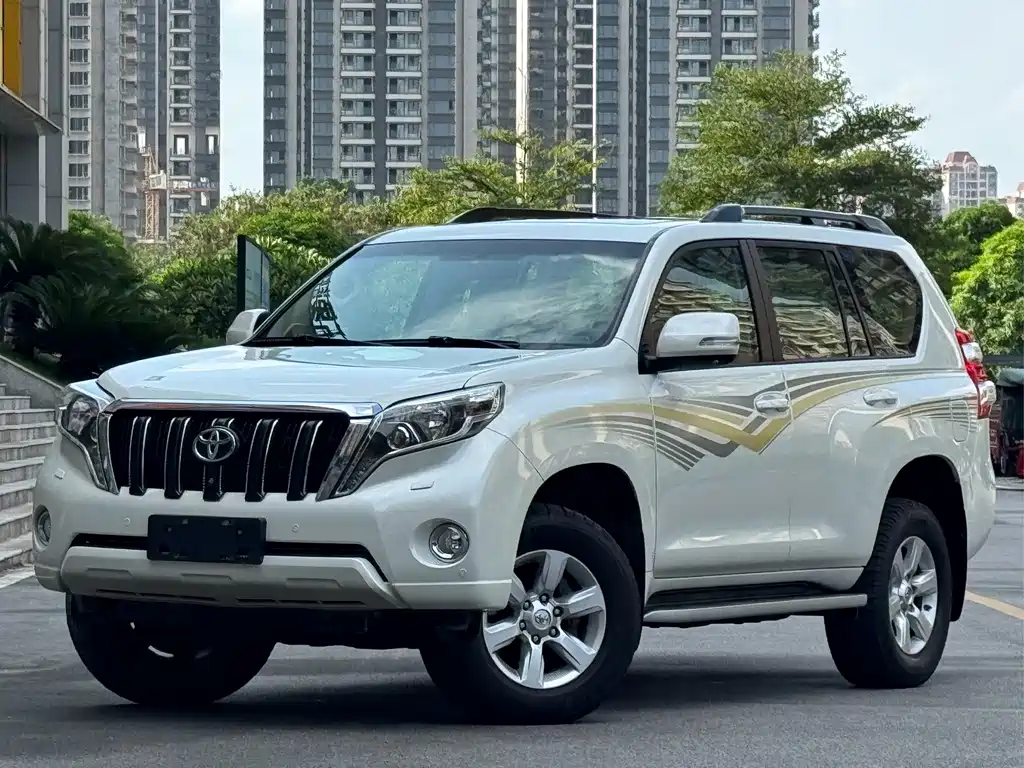 Toyota Prado 2015 — фото 1