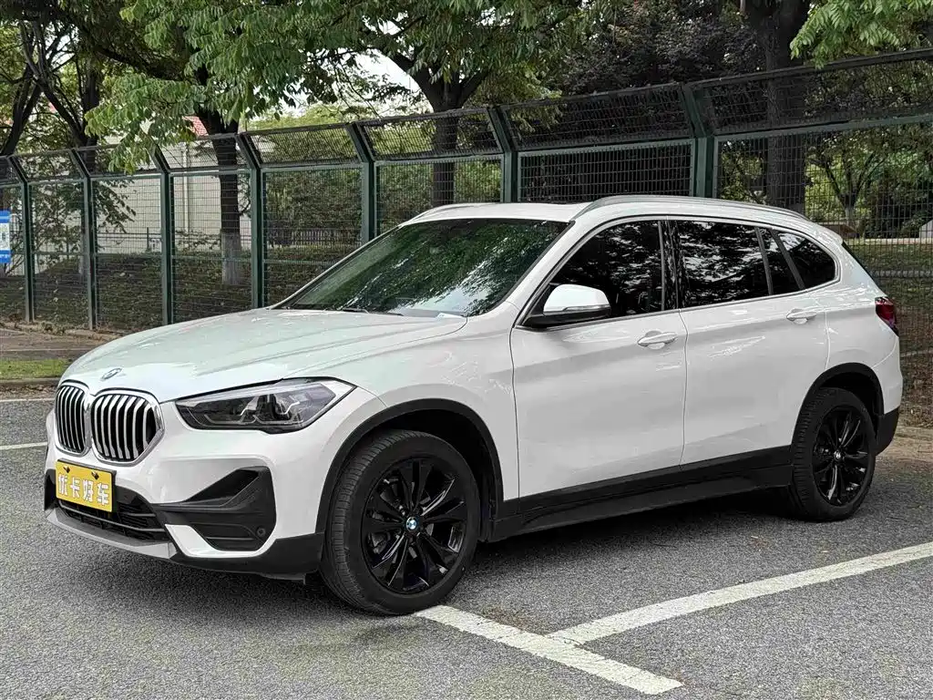 BMW X1 2021 — фото 1