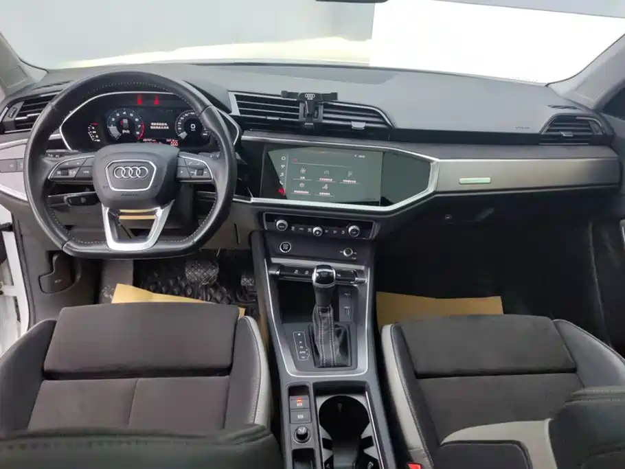 Audi Q3 2021 — фото 12
