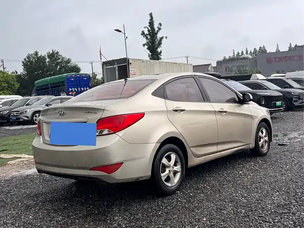 Hyundai Accent 2014