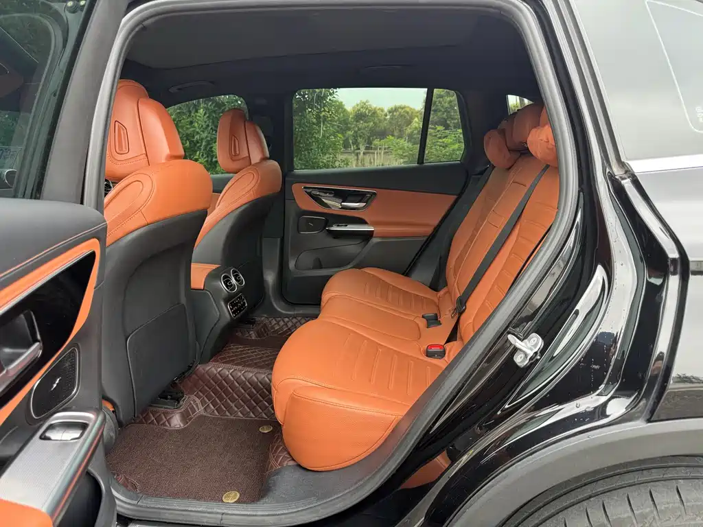 Mercedes-Benz GLC 2023