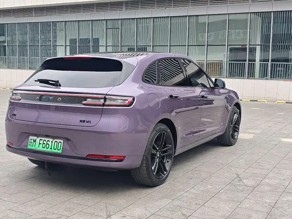 AITO M5 2025