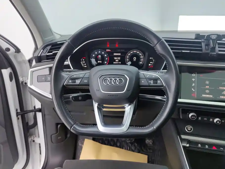 Audi Q3 2021 — фото 15