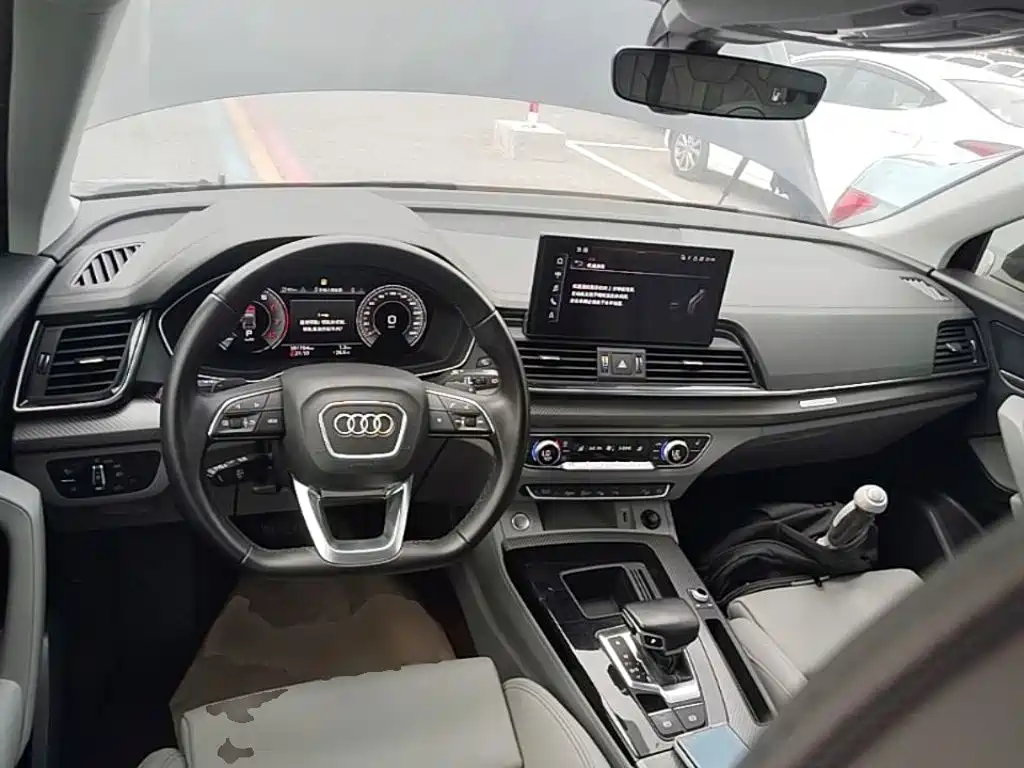 Audi Q5L 2021 — фото 10