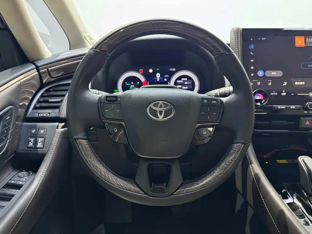 Toyota Alphard 2024 — фото 17